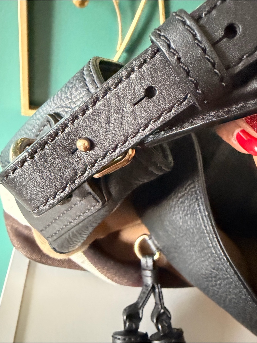 Burberry House Check Ashby Bucket Bag - Picture 4 of 8